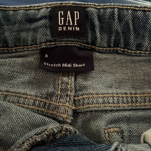 GAP - Picture 3 of 3